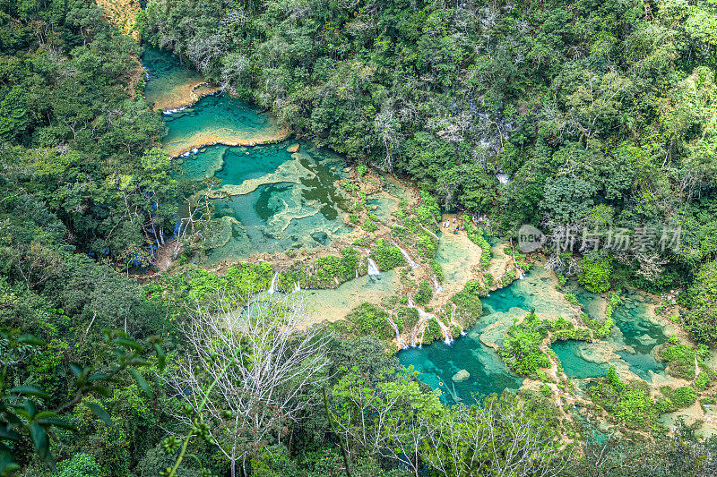 卡比尔河，里约热内卢微光，危地马拉的Champey，琅上古的市政，Alta Verapaz。